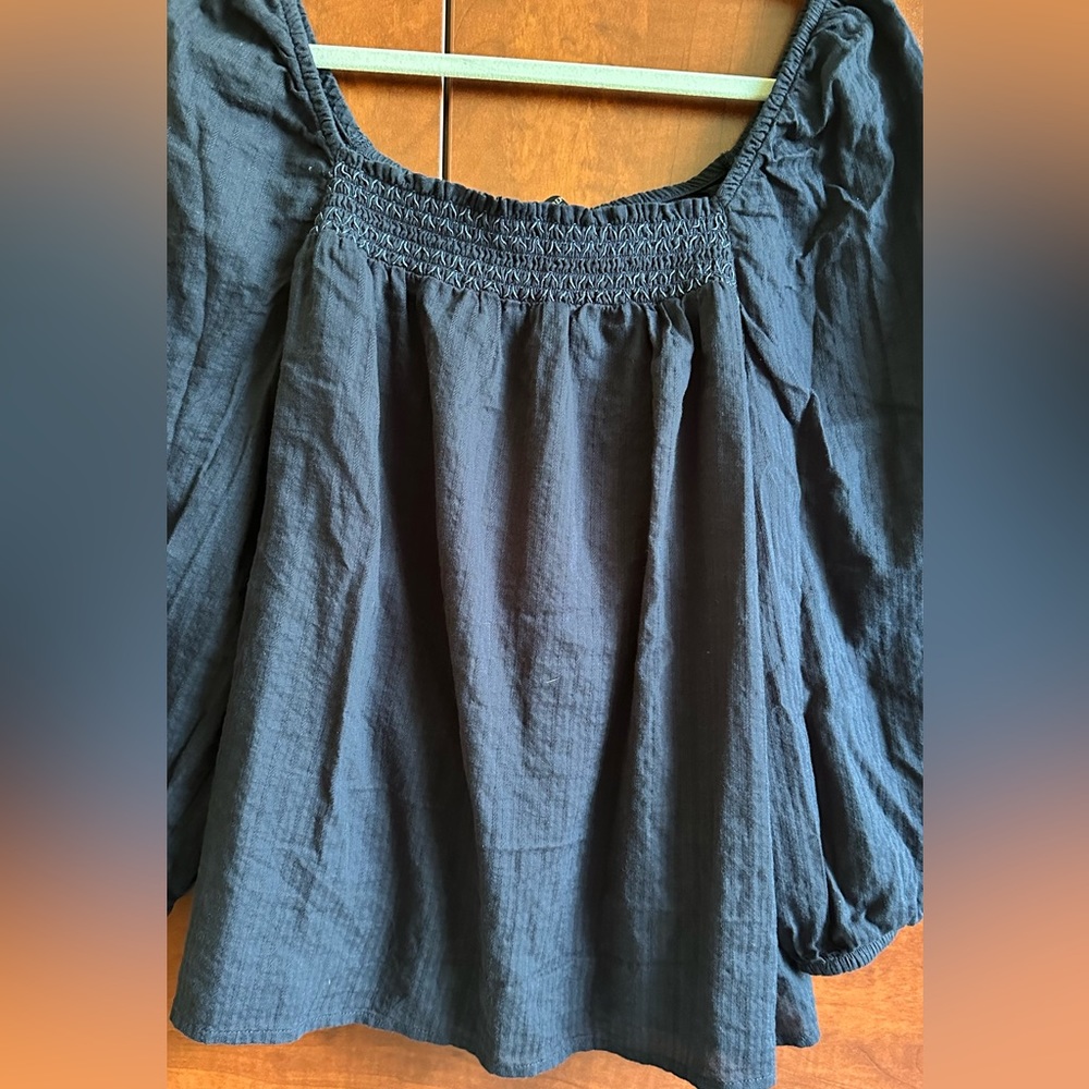 Excellent Condition Banana Republic Navy Blue Flowy Top Size Large
